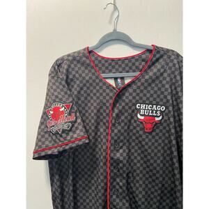 Chicago Bulls checkerboard button up jersey size large